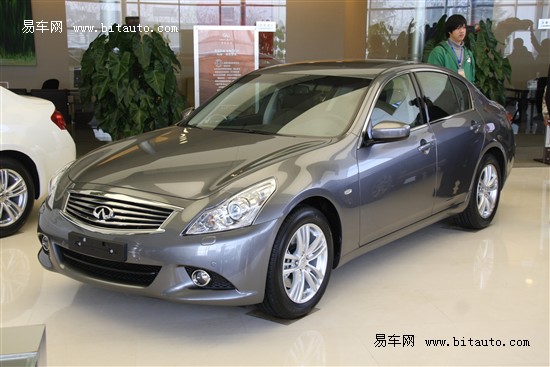 Power and ease Infiniti G25