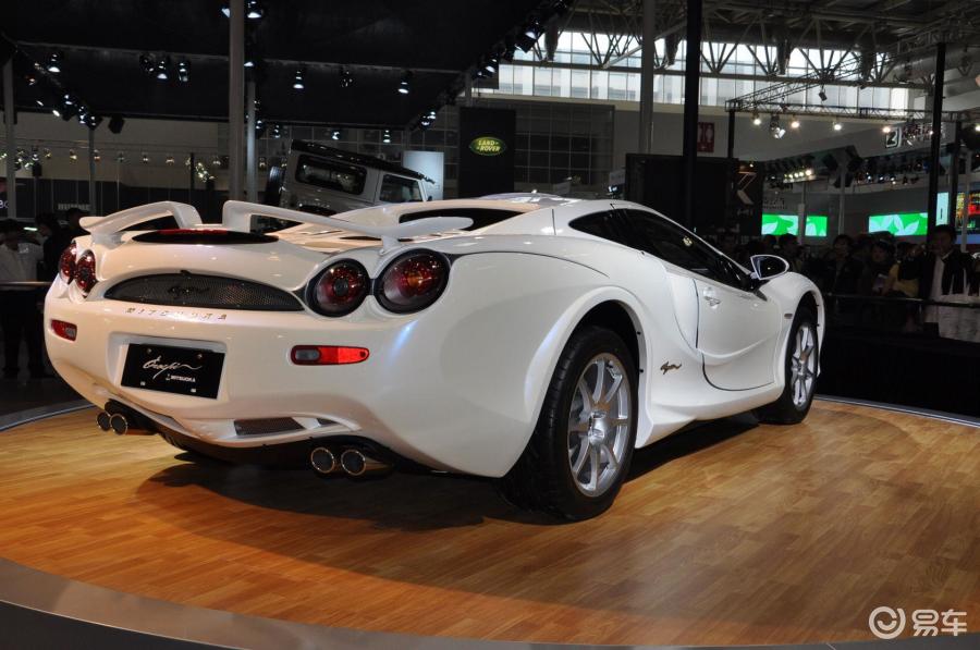 大蛇_古墓挖出千年大蛇视频_拳皇大蛇