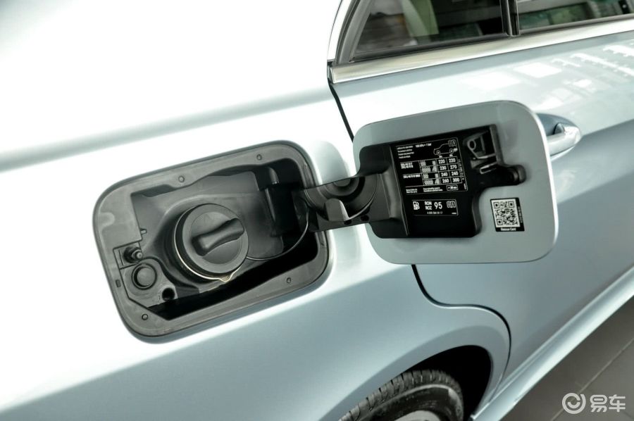 【奔驰e级2014款e300l 运动型油箱盖汽车图片-汽车】
