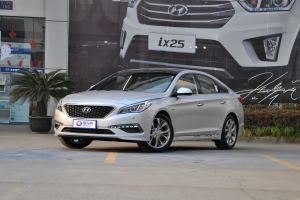 索纳塔九前45度（车头向左）