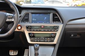 索纳塔九中控台正面