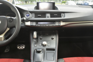 雷克萨斯CT中控台正面