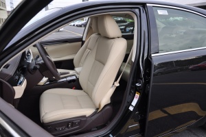 雷克萨斯ES驾驶员座椅