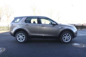 发现神行正侧（车头向右）