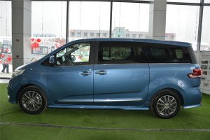 汽车图片|高清车模美女图片-2020最新汽车图片大全