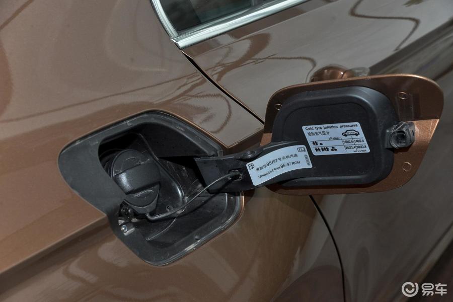 【凌渡2015款1.8t dsg 330tsi 豪华版油箱盖汽车图片
