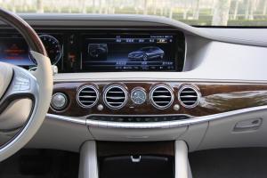 奔驰S级中控台正面