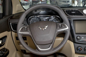 五菱宏光S1方向盘