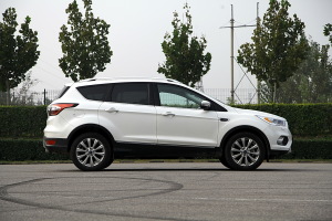 翼虎正侧（车头向右）