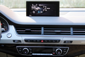 奥迪Q7中控台正面