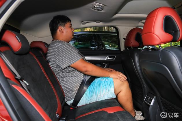 空间 后排空间体验