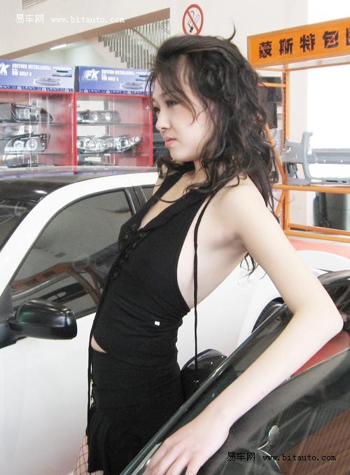香车美女+蒙斯特性感网袜小胖妞