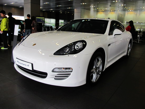 【保时捷驰骋天地嘉年华来到广州