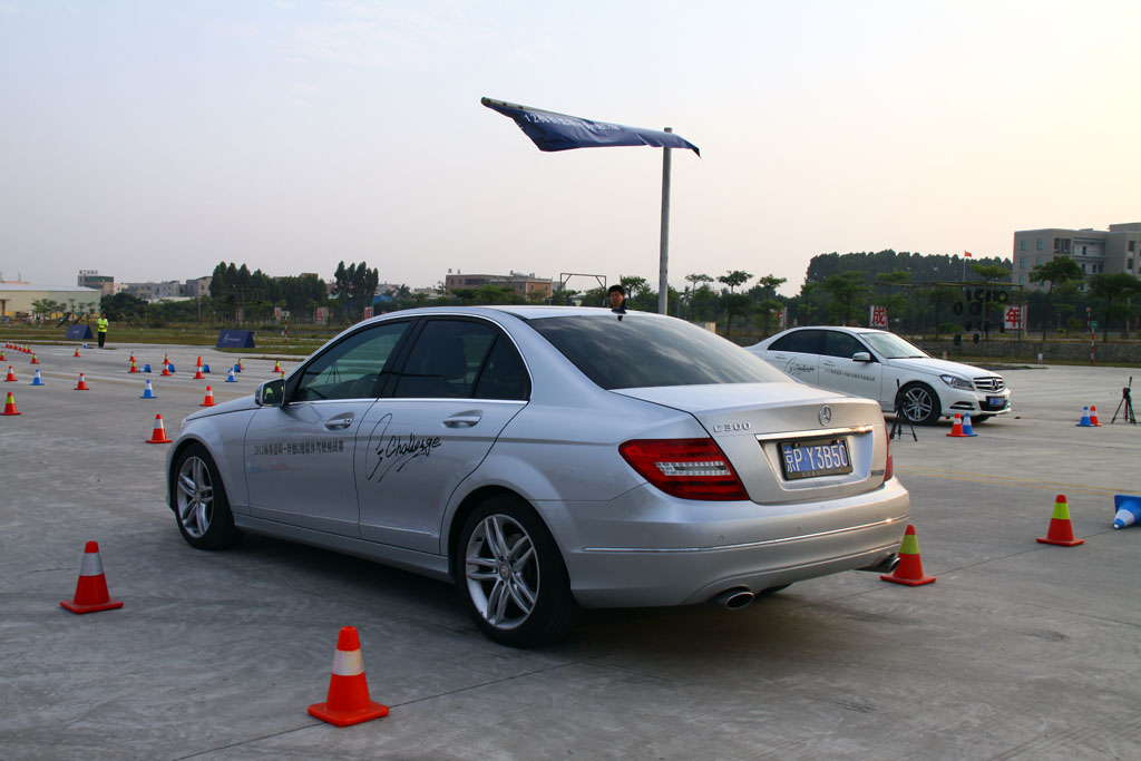 北京奔驰c260_奔驰越野c260_北京奔驰_北京奔驰戴克 - 雅讯新闻网