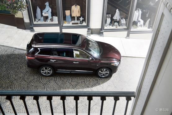 座驾英菲尼迪jx35