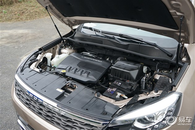 最大功率为110kw,峰值扭矩为210nm,传动系统匹配的是5mt和cvt变速箱