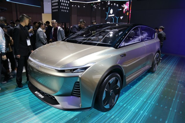 集成AI技术/定位7座SUV 爱驰U7 ION概念车首次亮相上海车展