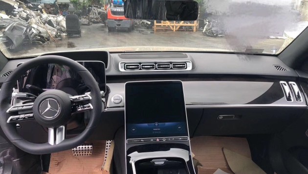 将于9月初全球首发全新奔驰S级V12车型将提供四驱版本