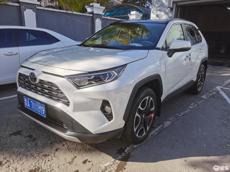 rav4荣放 2020款 2.0l cvt 四驱 尊贵版
