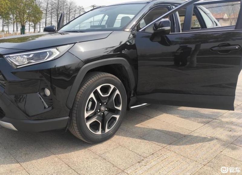 rav4荣放 2020款 2.0l cvt 四驱 尊贵版