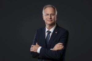 严博禹：保时捷为跑车品牌四化转型给出答案 | 汽车产经