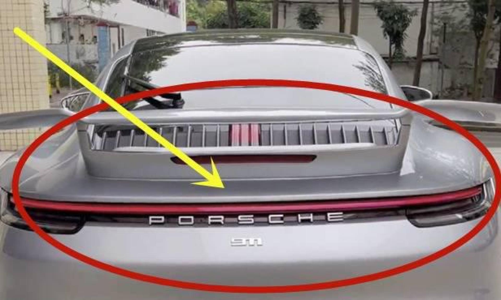 保时捷992系列全新911,外观造型新颖,尾灯设计太霸气!