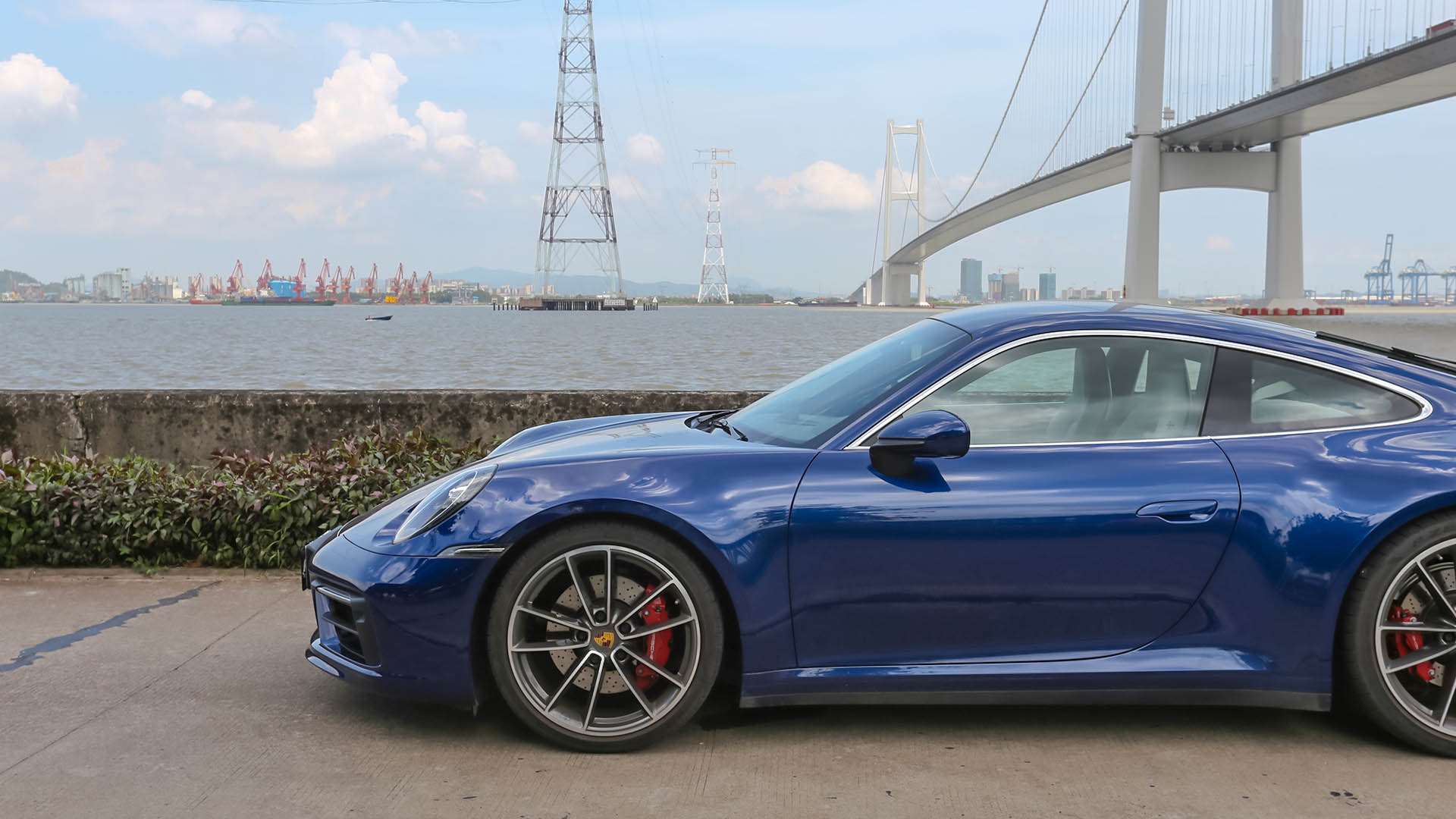 承与时尚!保时捷911carrera4s变得如此精致细腻