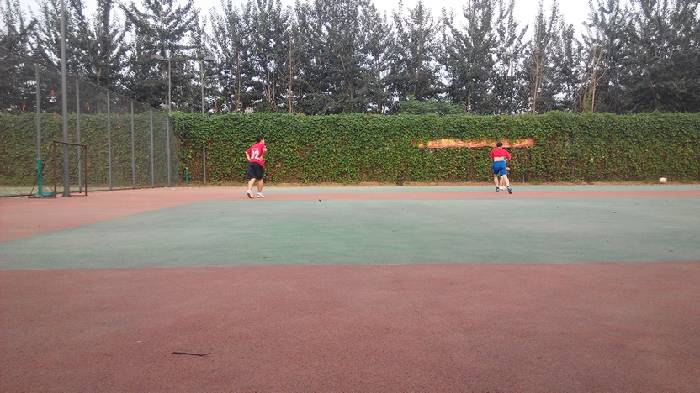 【手机APP:走,踢足球去】_易车足球大联盟_汽