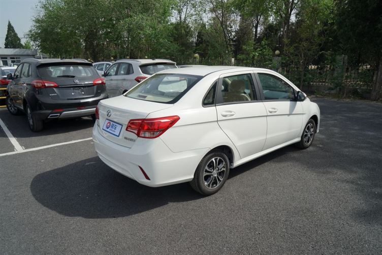 d20 2015款 三厢 1.5l 自动 乐天版