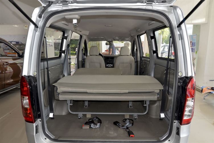 五菱荣光v 2015款 1.2l 实用型