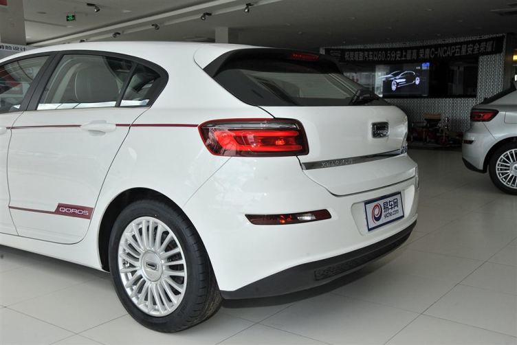 观致3 2014款 两厢 1.6l 双离合 致悦型
