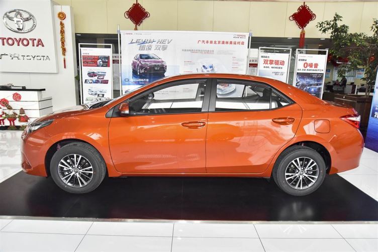 雷凌 2015款 1.6g cvt 橙色限量版