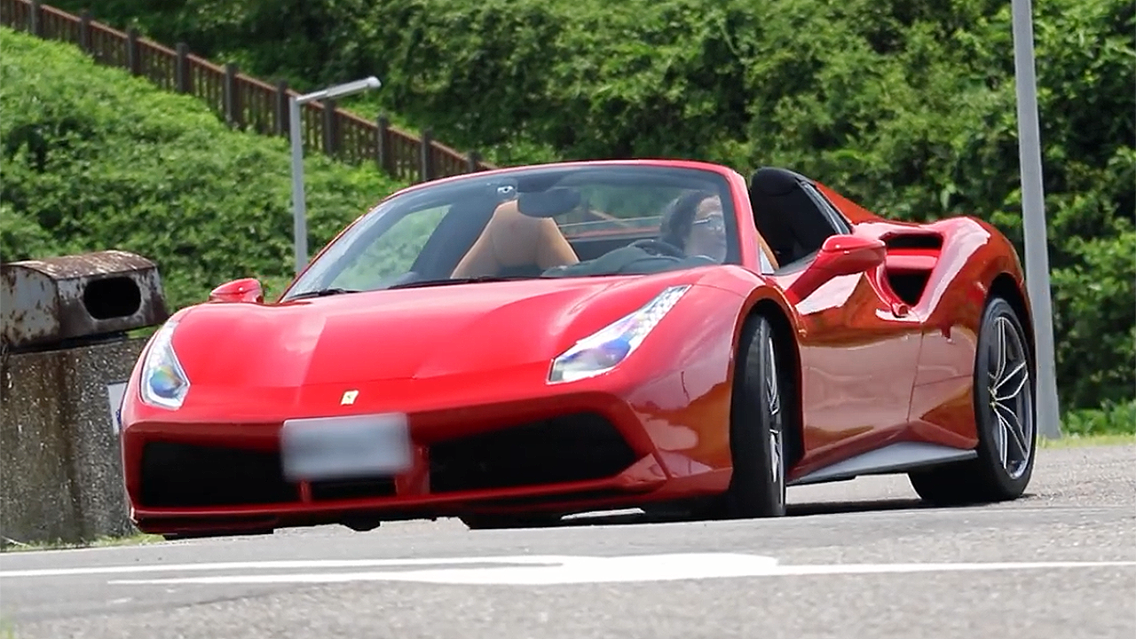试驾法拉利488spider车身刚性提高