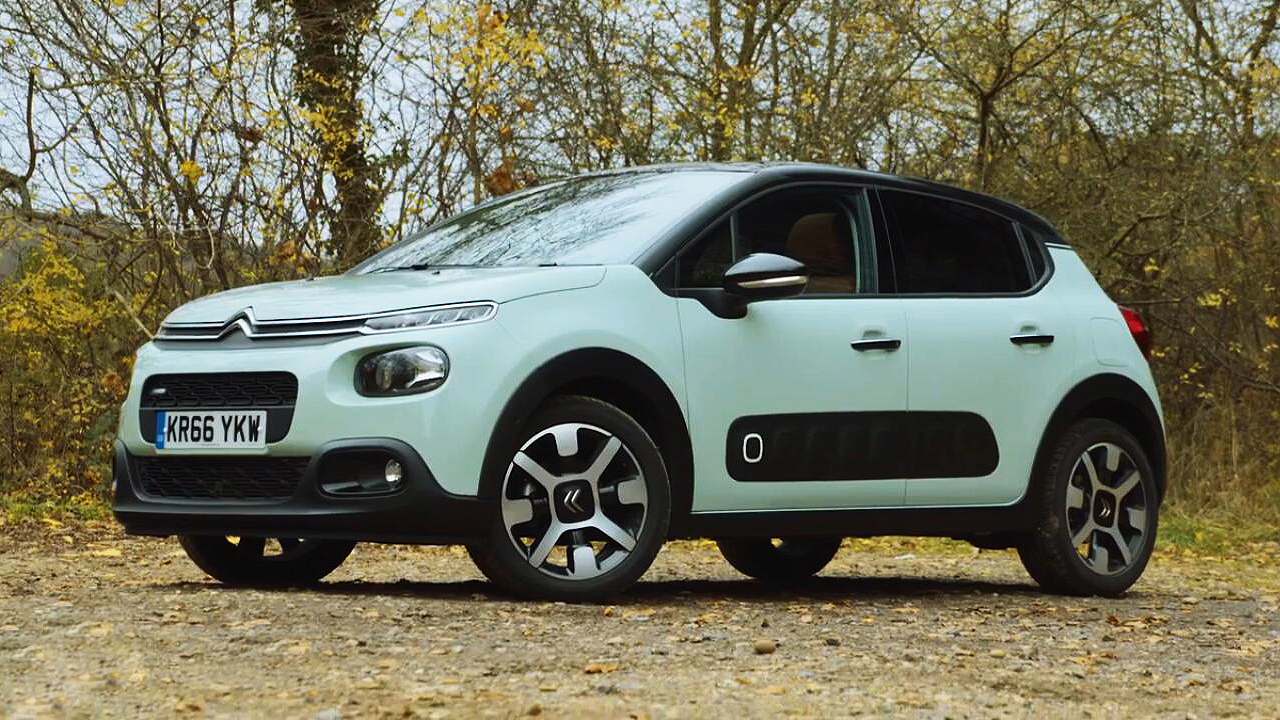 新雪铁龙c3走呆萌路线定位小型两厢车