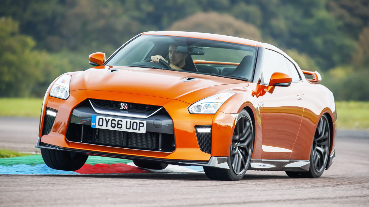 实拍2017款日产gtr搭载38l发动机