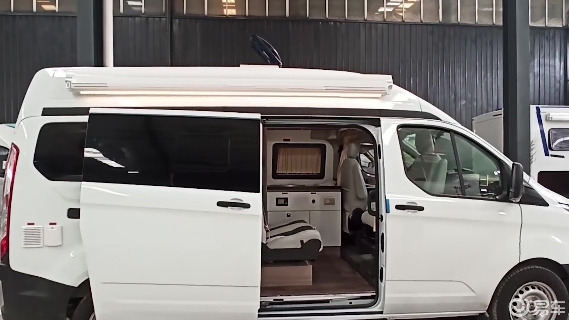 新全顺改房车,布局经典,有厨卫有床空间充裕!