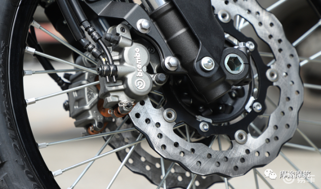 悬吊系统是什么冒险越野拉力机车，雅马哈Tenere700摩托实车鉴赏_https://www.jmylbn.com_新闻资讯_第17张