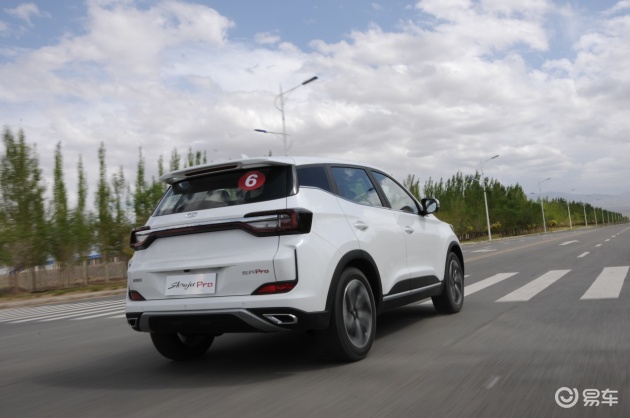 这次我们驾驶的车型是凯翼炫界pro,这台车换上了奇瑞新的鲲鹏1.