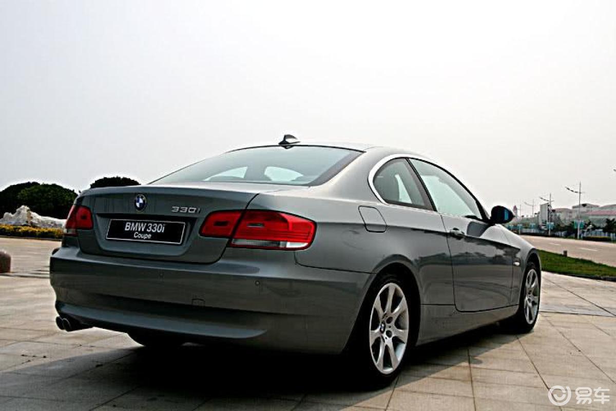 【宝马3系2007款330i 敞篷轿跑车侧前45度车头向右水平汽车图片-汽车