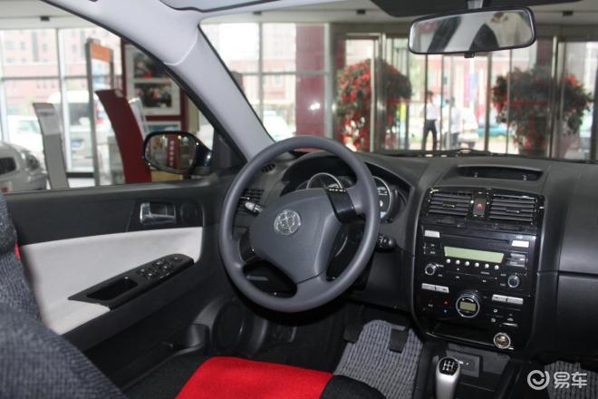 5mt豪华型骏捷cross 内饰