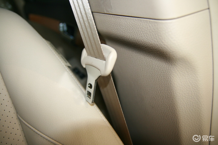 霸锐(进口) 3.8 at 4wd—4起亚霸锐内饰