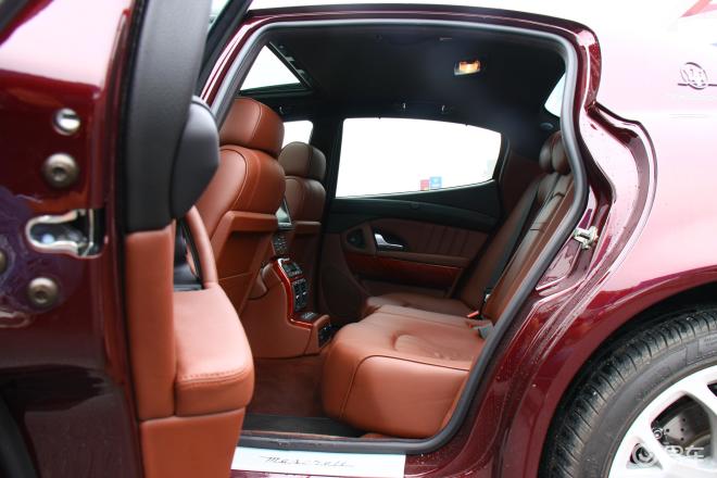 总裁(进口) 4.7 运动版玛莎拉蒂总裁sportgts运动版内部空间