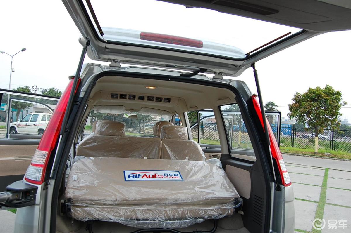 【富利卡2003款旗舰型(at)dn6445p内饰汽车图片-汽车图片大全】-易车