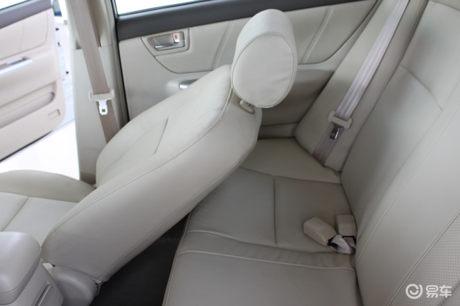 6自动挡比亚迪f3r内部空间