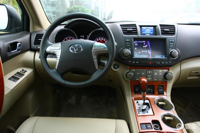 7l 至尊版汉兰达内饰