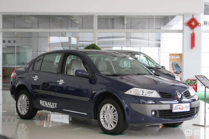 汽车图片 雷诺 梅甘娜 2006款 三厢轿车 720_480