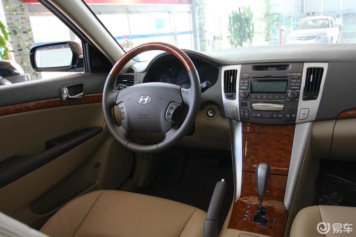 【领翔2009款2.0 gl at内饰汽车图片-汽车图片大全】-易车