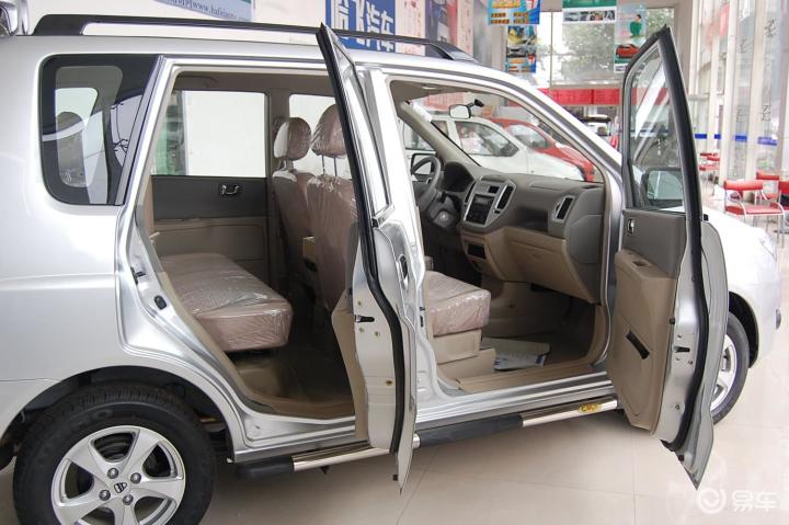 赛马 新时代赛马 1.5l手动舒适型哈飞赛马空间