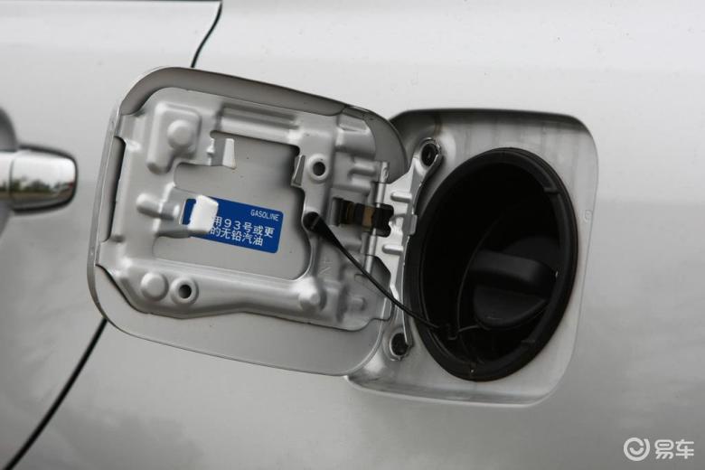 凯美瑞 240g 豪华版油箱盖易车网独家图片,谢绝其他媒体转载!