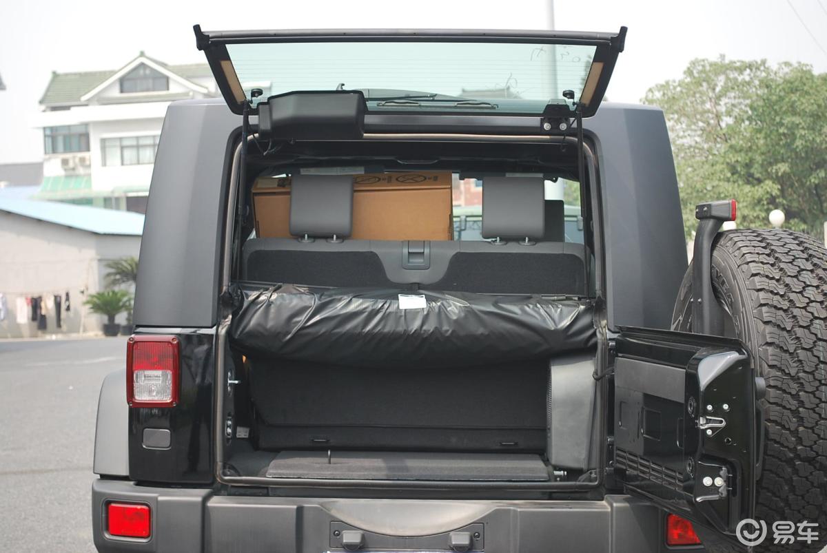 【牧马人2009款两门 rubicon行李箱空间汽车图片-汽车图片大全】-易车